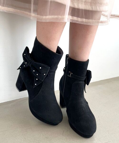 MAJESTIC LEGON（マジェスティックレゴン）の「3WAYビジューリボンブーツ（ブーツ・レディース・グレイッシュベージュ/ブラック/ブラック系その他/ホワイト系その他2/ホワイト系その他3・SMALL/MEDIUM/LARGE/X-LARGE）」の20枚目の写真