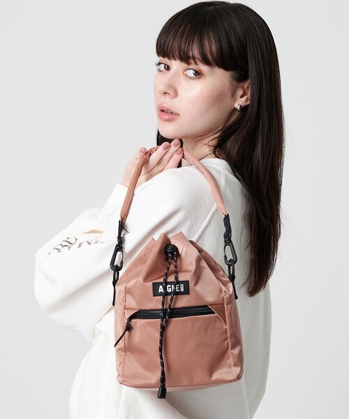 AIGLE（エーグル）の「＜AIGLE＞ドロスト ショルダーバッグ 2WAY（ショルダーバッグ・レディース・ブラック/ライトピンク・FREE）」の2枚目の写真