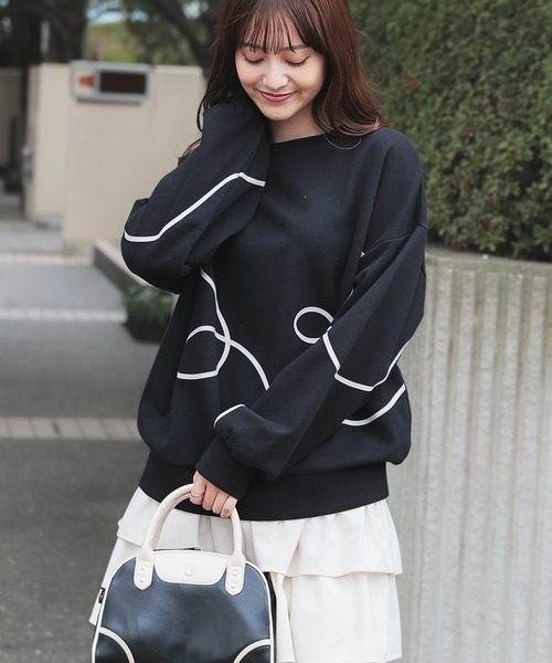 Honeys(ハニーズ)の「コード刺繍ゆるトップス(スウェット・レディース・ブラック/杢グレー/アイボリー/イエロー・S/M/LL/L)」の10枚目の写真
