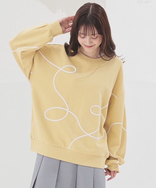 Honeys(ハニーズ)の「コード刺繍ゆるトップス(スウェット・レディース・ブラック/杢グレー/アイボリー/イエロー・S/M/LL/L)」の18枚目の写真