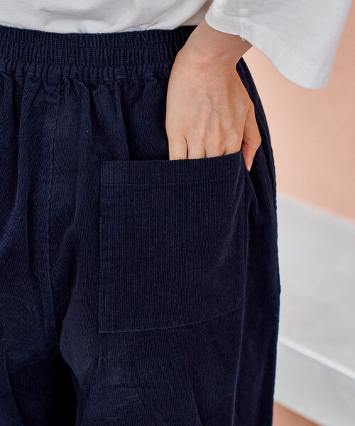 FREAK'S STORE(フリークスストア)の「コーデュロイ タックパンツ<セットアップ対応>(スラックス・レディース・ナチュラル/ネイビー/ワインレッド・MEDIUM/SMALL)」の7枚目の写真