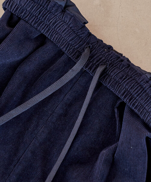 FREAK'S STORE(フリークスストア)の「コーデュロイ タックパンツ<セットアップ対応>(スラックス・レディース・ナチュラル/ネイビー/ワインレッド・MEDIUM/SMALL)」の4枚目の写真