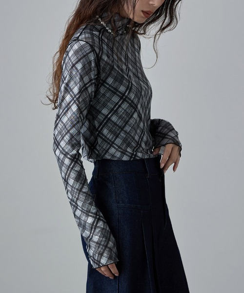 etoll.(エトル)の「チェック柄シアーボトルネックトップス(Tシャツ/カットソー・レディース・ブラック/ブラウン・M)」の10枚目の写真