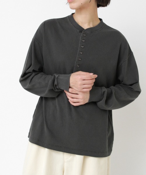 RNA-N(アールエヌエーエヌ)の「M2537 ゆる天竺ヘンリー(Tシャツ/カットソー・レディース・キナリ/スミクロ/オフホワイト・FREE)」の1枚目の写真