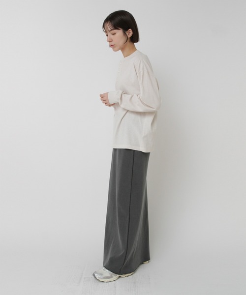 RNA-N(アールエヌエーエヌ)の「M2537 ゆる天竺ヘンリー(Tシャツ/カットソー・レディース・キナリ/スミクロ/オフホワイト・FREE)」の15枚目の写真