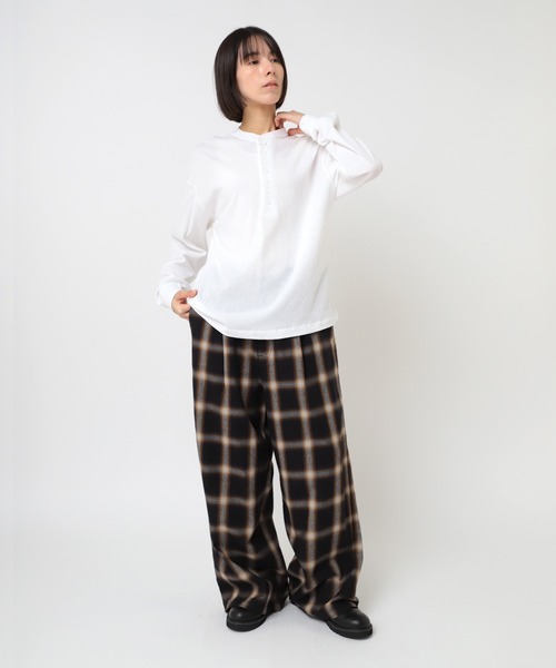 RNA-N(アールエヌエーエヌ)の「M2537 ゆる天竺ヘンリー(Tシャツ/カットソー・レディース・キナリ/スミクロ/オフホワイト・FREE)」の21枚目の写真