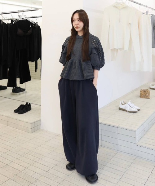 TODAYFUL(トゥデイフル)の「Puffsleeve Knit Tops(ニット/セーター・レディース・アイボリー/チャコールグレー・FREE)」の8枚目の写真