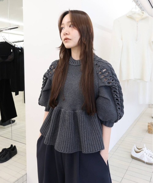 TODAYFUL(トゥデイフル)の「Puffsleeve Knit Tops(ニット/セーター・レディース・アイボリー/チャコールグレー・FREE)」の9枚目の写真