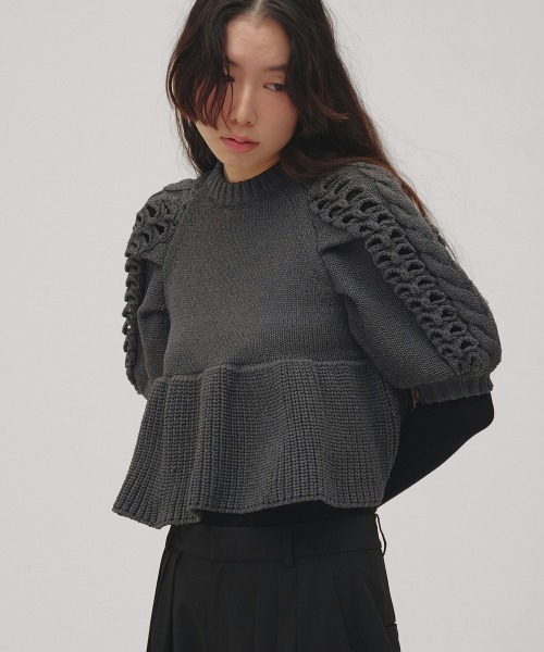 TODAYFUL(トゥデイフル)の「Puffsleeve Knit Tops(ニット/セーター・レディース・アイボリー/チャコールグレー・FREE)」の14枚目の写真