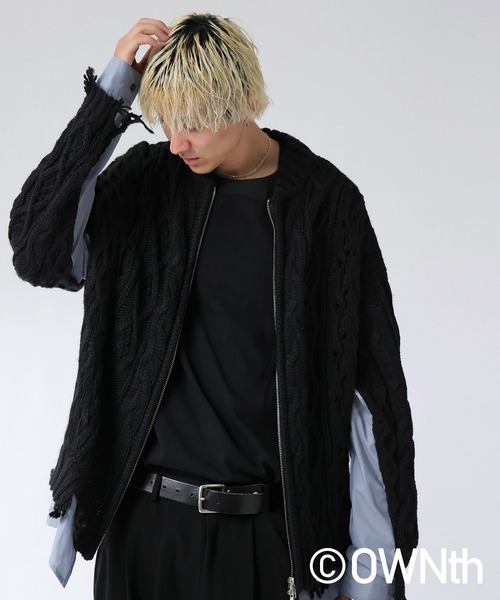 antiqua(アンティカ)の「ケーブル編み ジップカーディガン(ニット/セーター・レディース・ネイビー/ブラック・ONESIZE)」の3枚目の写真