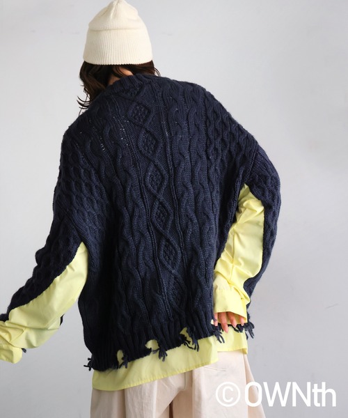 antiqua(アンティカ)の「ケーブル編み ジップカーディガン(ニット/セーター・レディース・ネイビー/ブラック・ONESIZE)」の8枚目の写真