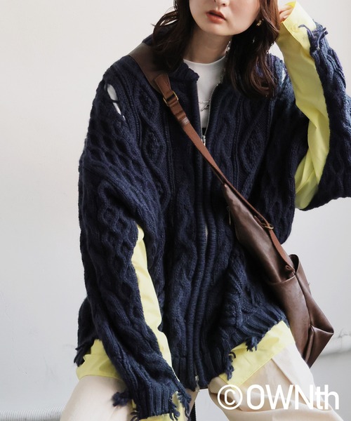 antiqua(アンティカ)の「ケーブル編み ジップカーディガン(ニット/セーター・レディース・ネイビー/ブラック・ONESIZE)」の10枚目の写真