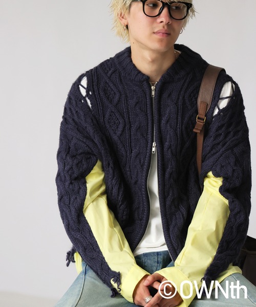 antiqua(アンティカ)の「ケーブル編み ジップカーディガン(ニット/セーター・レディース・ネイビー/ブラック・ONESIZE)」の11枚目の写真