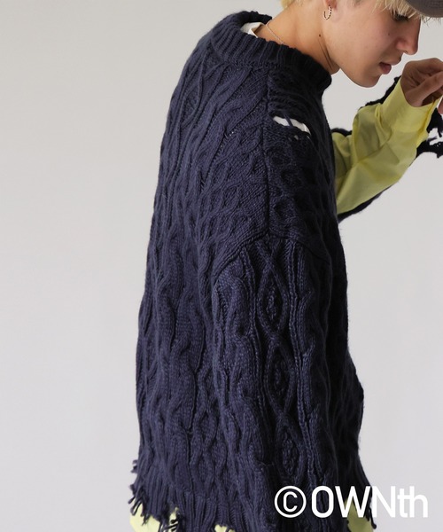 antiqua(アンティカ)の「ケーブル編み ジップカーディガン(ニット/セーター・レディース・ネイビー/ブラック・ONESIZE)」の14枚目の写真