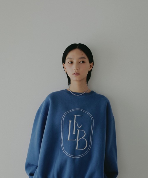 A part by（アパートバイ）の「【LA FINE BOUCHEコラボ】ロゴスウェット（スウェット・レディース・ボルドー/ライトグレー/ブルー・FREE）」の4枚目の写真
