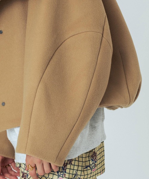 ROSE BUD（ローズバッド）の「(mici)BIG STAND COLLAR BLOUSON（その他アウター・レディース・ベージュ/ネイビー・S/M）」の8枚目の写真