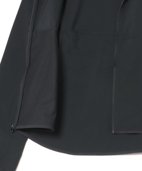 NIKE（ナイキ）の「《NIKEアパレル》ASWNKTEMPOSWSHHBRDFJKT（その他アウター・レディース・ブラック/ブルー系その他・L/M/S/XL）」の4枚目の写真