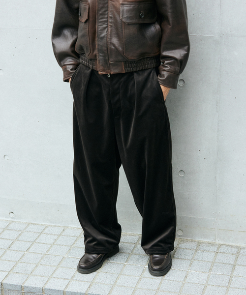 JOURNAL STANDARD（ジャーナルスタンダード）の「トリコット ベロア フェード オーバー パンツ（その他パンツ・メンズ・グレー/カーキ/ブラック系その他・SMALL/MEDIUM/LARGE）」の2枚目の写真