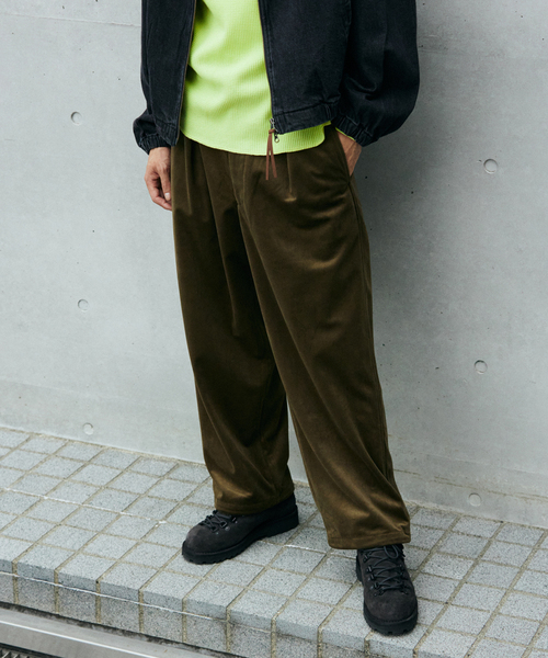 JOURNAL STANDARD（ジャーナルスタンダード）の「トリコット ベロア フェード オーバー パンツ（その他パンツ・メンズ・グレー/カーキ/ブラック系その他・SMALL/MEDIUM/LARGE）」の3枚目の写真