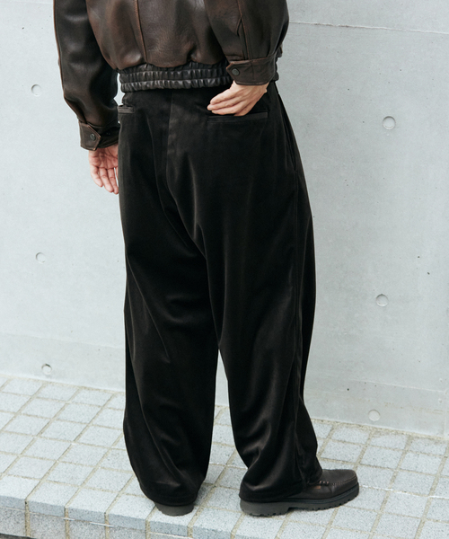JOURNAL STANDARD（ジャーナルスタンダード）の「トリコット ベロア フェード オーバー パンツ（その他パンツ・メンズ・グレー/カーキ/ブラック系その他・SMALL/MEDIUM/LARGE）」の7枚目の写真