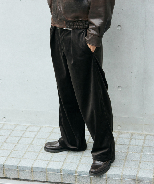 JOURNAL STANDARD（ジャーナルスタンダード）の「トリコット ベロア フェード オーバー パンツ（その他パンツ・メンズ・グレー/カーキ/ブラック系その他・SMALL/MEDIUM/LARGE）」の9枚目の写真