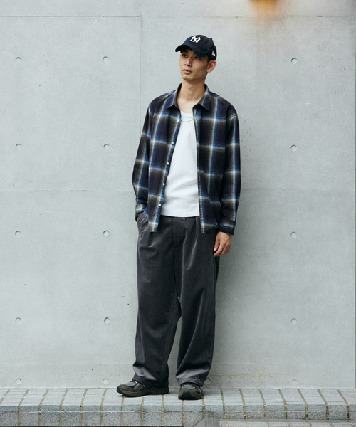 JOURNAL STANDARD（ジャーナルスタンダード）の「トリコット ベロア フェード オーバー パンツ（その他パンツ・メンズ・グレー/カーキ/ブラック系その他・SMALL/MEDIUM/LARGE）」の12枚目の写真