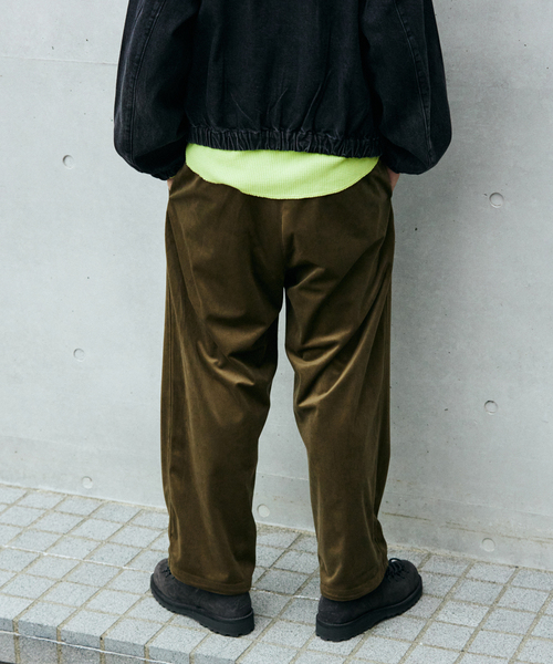 JOURNAL STANDARD（ジャーナルスタンダード）の「トリコット ベロア フェード オーバー パンツ（その他パンツ・メンズ・グレー/カーキ/ブラック系その他・SMALL/MEDIUM/LARGE）」の21枚目の写真
