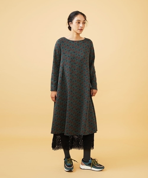 Jocomomola(ホコモモラ)の「Cruce ジャカード リーフ×フラワー柄ワンピース(ワンピース・レディース・マスタード/グリーン・40)」の8枚目の写真