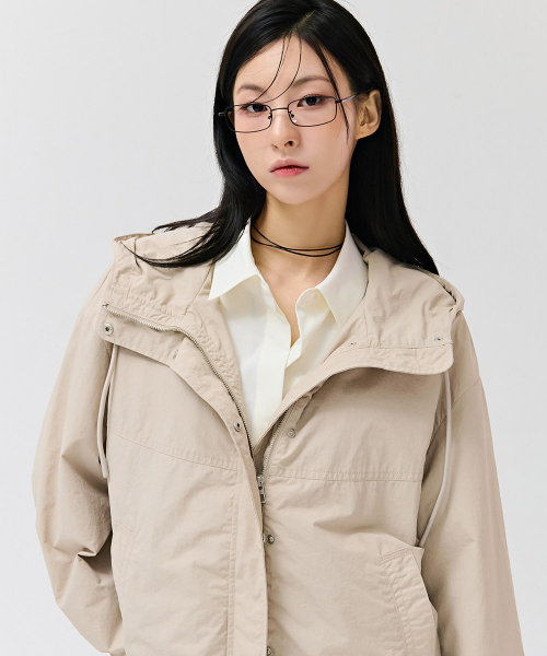 CHASECULT(チェイスカルト)の「女性フードジャケット-ベージュ(ナイロンジャケット・レディース・Beige・90/85)」の5枚目の写真
