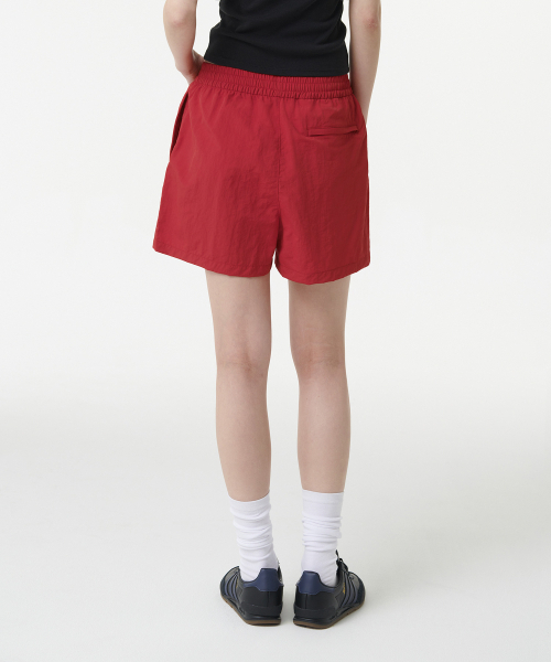 MUSINSA STANDARD WOMAN（ムシンサスタンダードウーマン）の「ウィメンズナイロンバンディングショーツ[レッド]（その他パンツ・レディース・その他・24/28/30/26）」の3枚目の写真