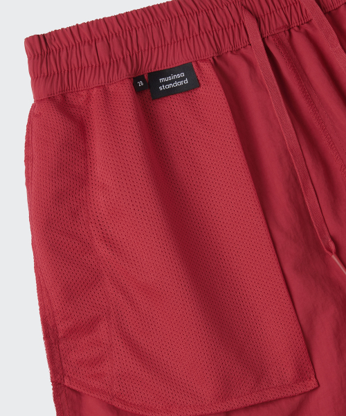 MUSINSA STANDARD WOMAN（ムシンサスタンダードウーマン）の「ウィメンズナイロンバンディングショーツ[レッド]（その他パンツ・レディース・その他・24/28/30/26）」の7枚目の写真