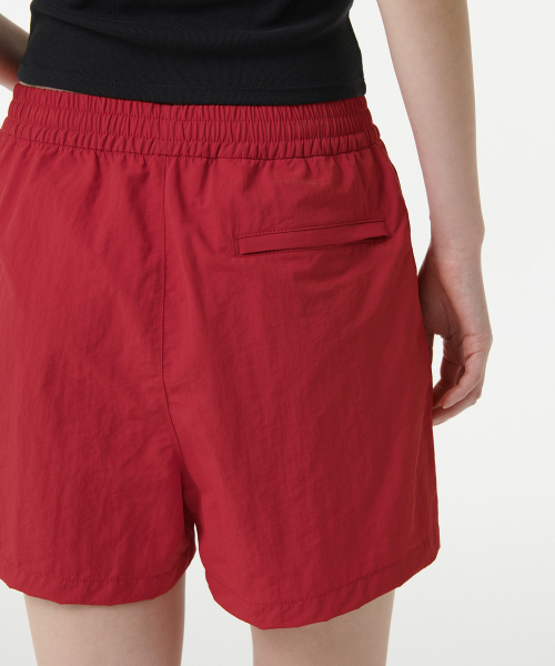 MUSINSA STANDARD WOMAN（ムシンサスタンダードウーマン）の「ウィメンズナイロンバンディングショーツ[レッド]（その他パンツ・レディース・その他・24/28/30/26）」の8枚目の写真