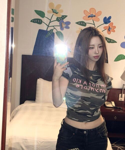 YOUHEE（ユヒ）の「CAMO LETTERING T-SHIRTS GREY（Tシャツ/カットソー・レディース・その他・FREE）」の8枚目の写真