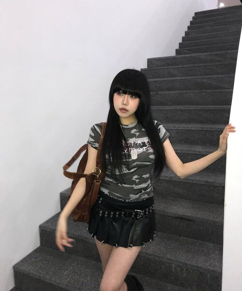 YOUHEE（ユヒ）の「CAMO LETTERING T-SHIRTS GREY（Tシャツ/カットソー・レディース・その他・FREE）」の5枚目の写真