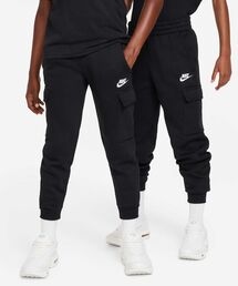 NIKE（ナイキ）の「ナイキ スポーツウェア クラブ フリース ジュニア カーゴ パンツ / Nike Sportswear Club Fleece Big Kids' Cargo Pants  FD3012-010 Black（カーゴパンツ）」