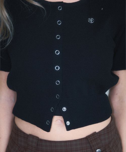 ROSEFRANTZ（ロゼフランツ）の「Eyelet Half Sleeve Cardigan [Black]（カーディガン/ボレロ・レディース・ブラック・OS）」の2枚目の写真