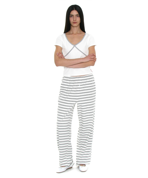 PARTIMENTO WOMEN（パルティメントウィメン）の「PWC コントラストバインディングVネックトップ_ホワイト（Tシャツ/カットソー・レディース・その他・SMALL/MEDIUM/LARGE）」の4枚目の写真