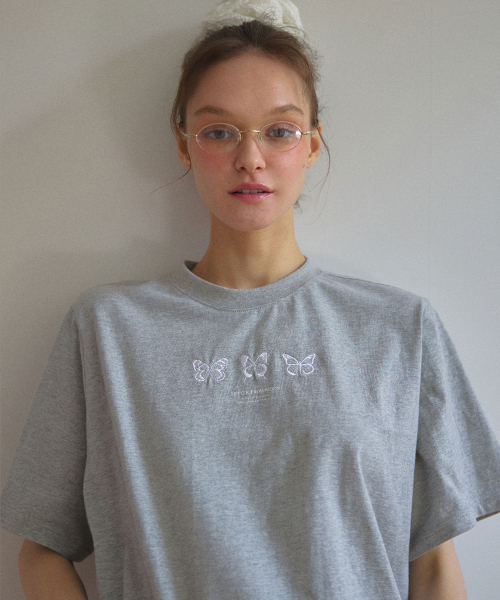 LETTER FROM MOON(レターフロムムーン)の「トリプルバタフライ刺繍オーバーサイズ半袖Tシャツ(メランジグレー)(Tシャツ/カットソー・レディース・その他・FREE)」の2枚目の写真