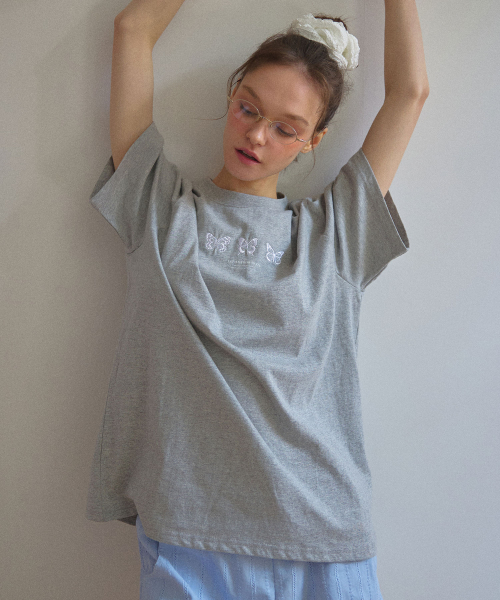 LETTER FROM MOON(レターフロムムーン)の「トリプルバタフライ刺繍オーバーサイズ半袖Tシャツ(メランジグレー)(Tシャツ/カットソー・レディース・その他・FREE)」の3枚目の写真