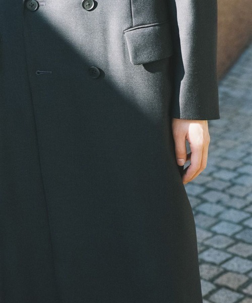 LIDNM（リドム）の「DOUBLE BREASTED CHESTER（チェスターコート・メンズ・ダークグレー・SMALL/MEDIUM/LARGE）」の4枚目の写真