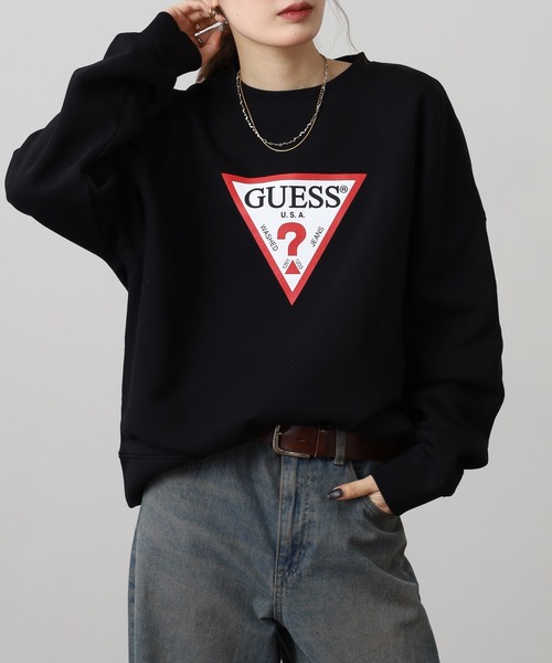 GUESS JEANS（ゲスジーンズ）の「GUESS JEANS アイコニック トライアングルクルーネックスウェット（スウェット・レディース・ブラック/レッド・XS/L/M/S）」の2枚目の写真