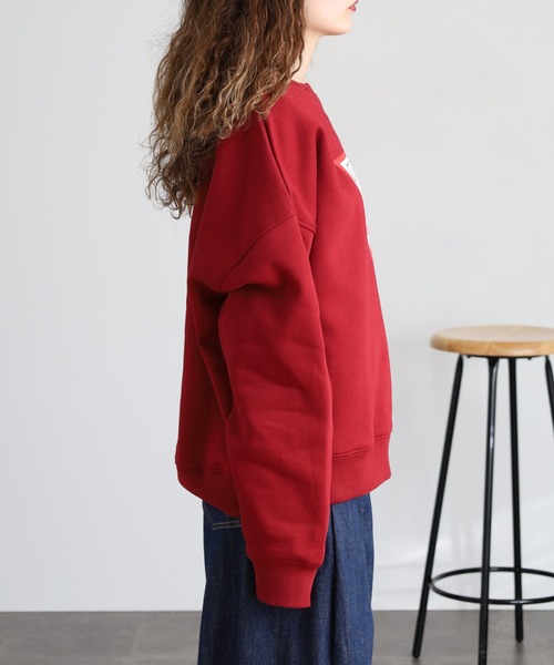 GUESS JEANS（ゲスジーンズ）の「GUESS JEANS アイコニック トライアングルクルーネックスウェット（スウェット・レディース・ブラック/レッド・XS/L/M/S）」の17枚目の写真