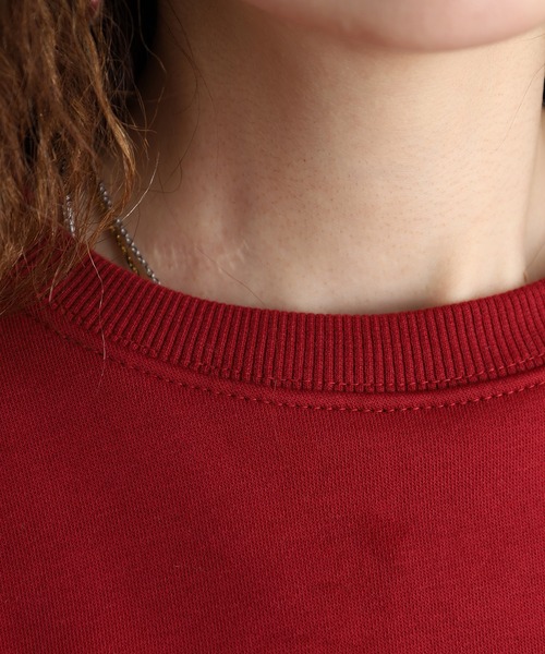 GUESS JEANS（ゲスジーンズ）の「GUESS JEANS アイコニック トライアングルクルーネックスウェット（スウェット・レディース・ブラック/レッド・XS/L/M/S）」の19枚目の写真