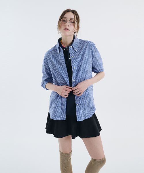 VOYONN(ボヨン)の「ボタンダウンスモールチェックシグネチャーフィットシャツブルー0114(シャツ/ブラウス・レディース・ブルー・LARGE/MEDIUM/SMALL)」の4枚目の写真