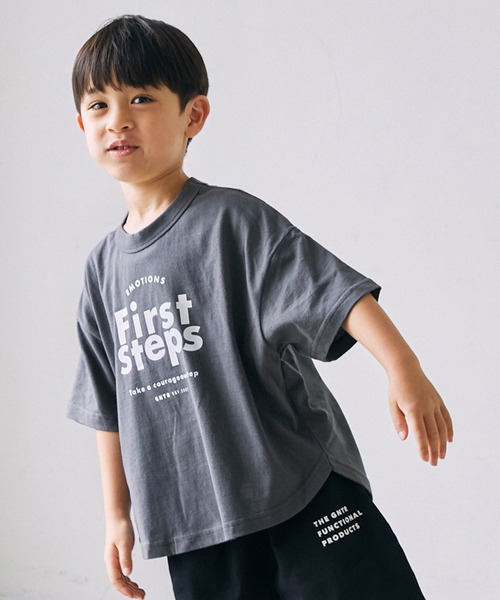 GENERATOR(ジェネレーター)の「ジェネレーター First Steps Tシャツ(Tシャツ/カットソー・キッズ・ブラック/チャコールグレー/ホワイト・L/XL/M)」の1枚目の写真