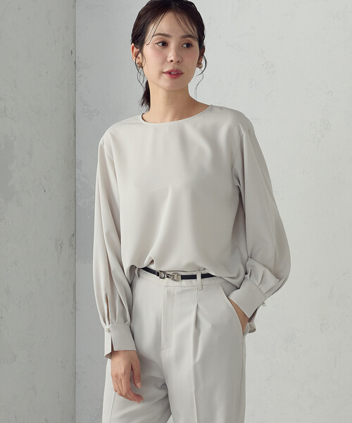 COMME CA ISM(コムサイズム)の「【宮城舞さん着用】【セットアップ対応】ポリエステルツイル パールボタンブラウス(シャツ/ブラウス・レディース・グレー/ネイビー/ホワイト・X-SMALL/SMALL/MEDIUM/LARGE/X-LARGE)」の15枚目の写真