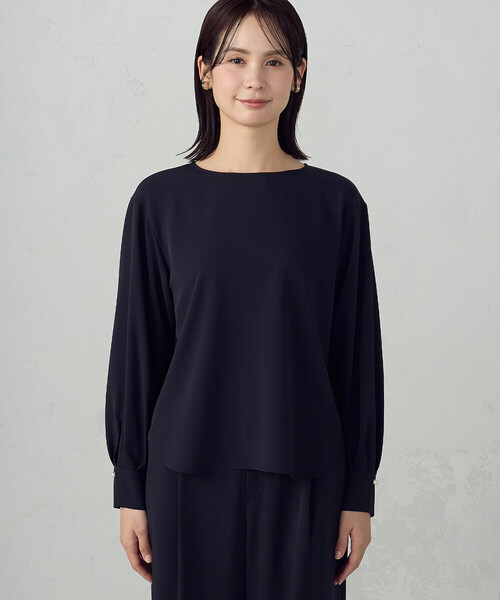 COMME CA ISM(コムサイズム)の「【宮城舞さん着用】【セットアップ対応】ポリエステルツイル パールボタンブラウス(シャツ/ブラウス・レディース・グレー/ネイビー/ホワイト・X-SMALL/SMALL/MEDIUM/LARGE/X-LARGE)」の6枚目の写真