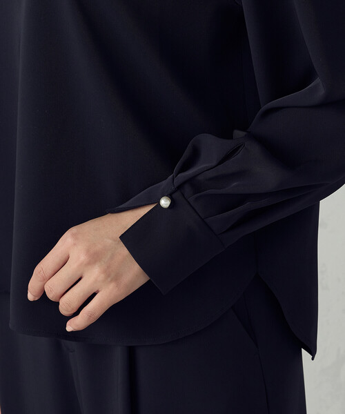 COMME CA ISM(コムサイズム)の「【セットアップ対応】ポリエステルツイル パールボタンブラウス(シャツ/ブラウス・レディース・グレー/ネイビー/ホワイト・X-SMALL/SMALL/MEDIUM/LARGE/X-LARGE)」の8枚目の写真