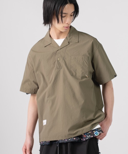 rehacer(レアセル)の「rehacer : Lightweight Nylon Pullover Shirt / ライトウエイト ナイロン プルオーバーシャツ(シャツ/ブラウス・メンズ・カーキ/チャコールグレー・LARGE/MEDIUM/SMALL)」の1枚目の写真