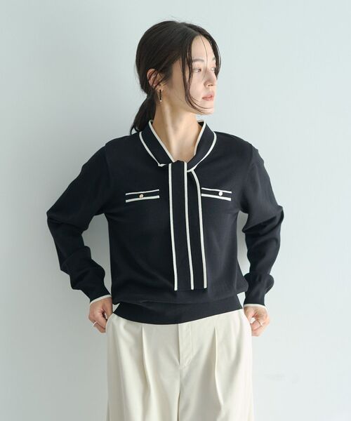 YECCA VECCA（イェッカヴェッカ）の「配色ボウタイニット（ニット/セーター・レディース・アイボリー/ブラック/ライトブルー・FREE）」の2枚目の写真